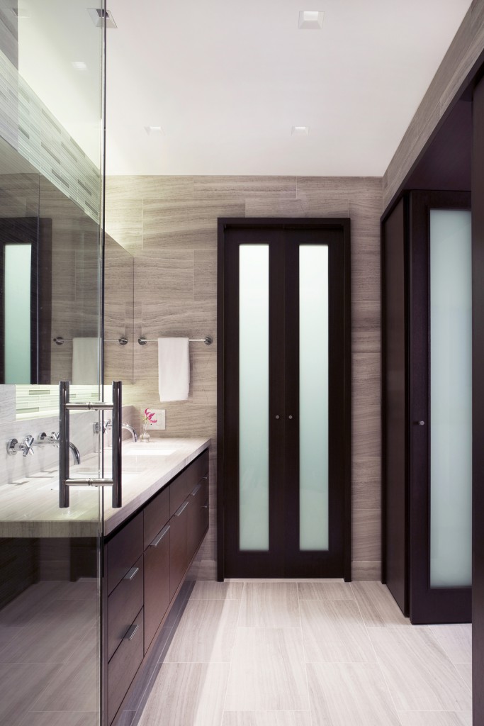 замена дверей в ванной и туалете 